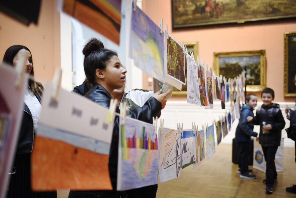 Les oeuvres suspendues